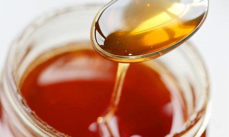 Apa cu miere – te menține sănătos și te ajută să slăbești