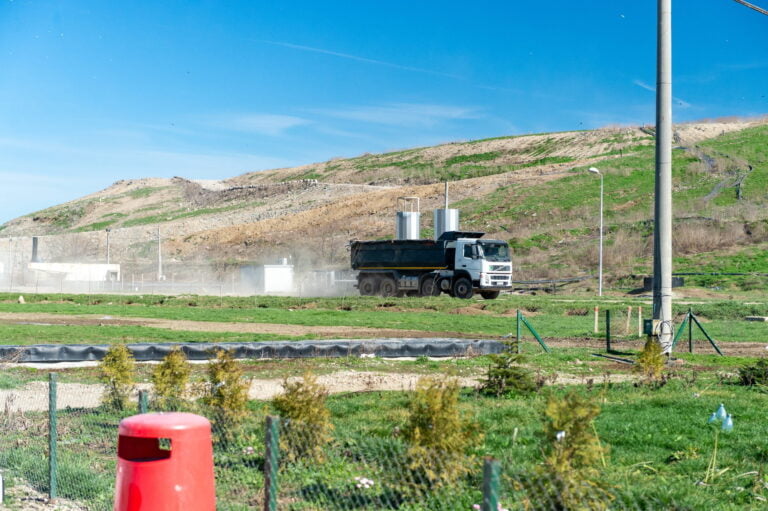 La depozitul de la Vidra, se preia o autogunoieră la fiecare 5 minute