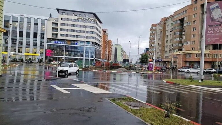 Matiz luat pe sus de furtuna in Sibiu