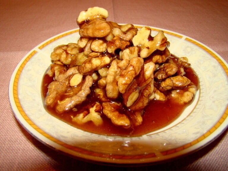 Miere cu nuci si scorțișoară – Un amestec delicios cu efecte miraculoase