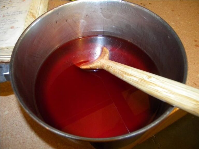 Vin pentru inimă – Leacul celebrei călugăriţe vindecătoare Hildegard van Bingen, ce poate duce la o vindecare completă