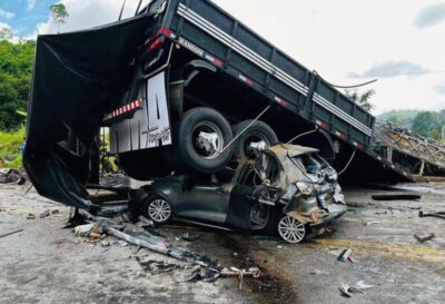 Tragedie pe șoselele din Brazilia! Zeci de morți într-un accident între un autocar și un camion
