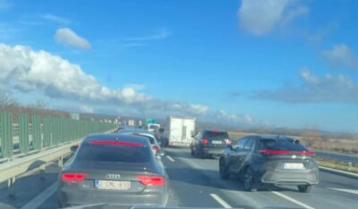 Accident în lanț pe A1! Traficul este blocat iar coloana de mașini se întinde pe 4 km