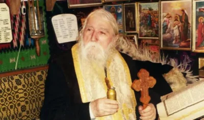 Părintele Cleopa ne învață rugăciunea din 13 cuvinte: “Minunile vor apărea în viața ta dacă o rostești”