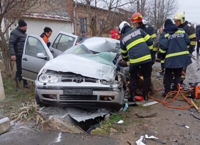 Accident grav pe DN 57 în Răcășdia: Șofer rănit, traficul deviat ore bune