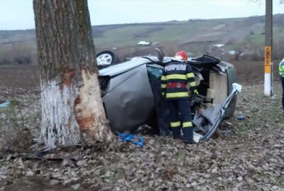 Accident tragic! Adolescentă de 16 ani moare după ce iubitul ei beat lovește 11 copaci! Ce sentință a primit!