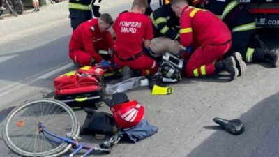 Accident grav! Un șofer a lovit o biciclistă și a fugit de la fața locului