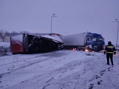 ACUM! Accident cu 24 de victime! Un TIR a făcut prăpăd!