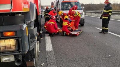 Accident grav pe A1: un bărbat în stare critică după ce a fost lovit de o mașină