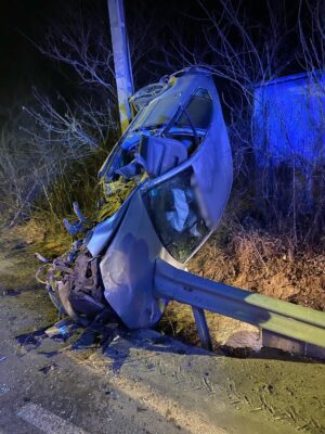 Accident grav pe un drum județean! Șoferul a fugit de la locul impactului