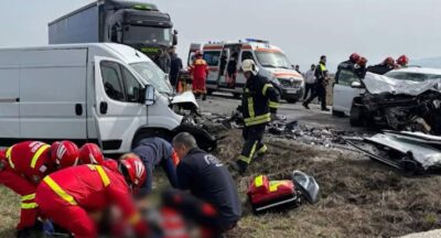 Accident grav pe DN1 în județul Brașov! Doi morți și doi răniți după impactul frontal dintre un autoturism și un microbuz
