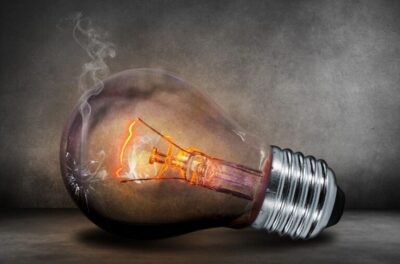 Fără curent în mai multe orașe! Zonele afectate de lucrările Rețelelor Electrice Muntenia