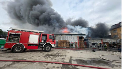 A fost emis Ro-Alert. Incendiu puternic la un depozit din Bucuresti.