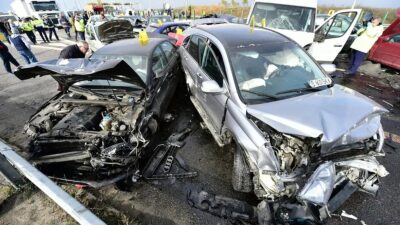 Impact puternic între patru mașini pe DN 25! Trafic blocat complet în Galați!