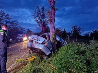 Tragedie pe drumul dintre Bârlad și Podu Turcului! Un tânăr a murit, iar un adolescent este în comă după un accident cumplit!