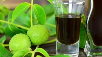 Lichiorul vindecător din nuci verzi – un remediu pentru 50 de boli. Salvează rețeta