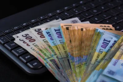 Alertă pentru pensionarii cu pensii private! De la august 2025, statul le ia 10% din sumele ce depășesc 3.000 de lei lunar!pe