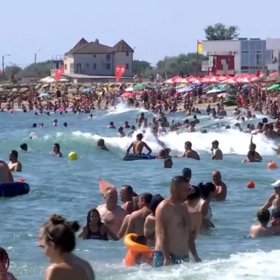 Alertă pe litoral! Bacteria „Vibrio” periculoasă pentru copii a fost găsită în apa Mării Negre la 25°C – cum să te protejezi acum