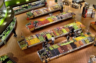 Programul magazinelor de Sfânta Maria 2025: ce orar au Carrefour, Auchan și alții
