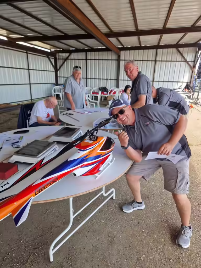 Pitești, capitala acrobațiilor cu elicoptere! 1 elicoptere1