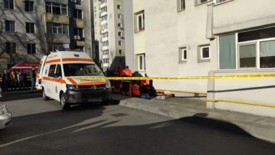 Șoc în Neamț: Adolescentă de 16 ani, în stare gravă după o ceartă violentă cu mama și o căzătură de la etajul doi!