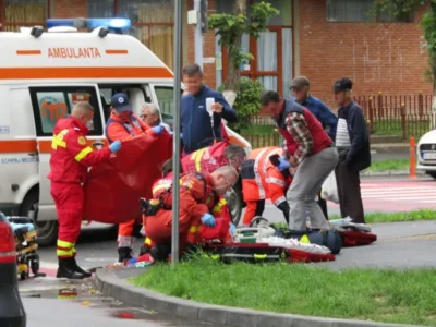 Accident grav în București! Tânără de 19 ani lovită pe trecerea de pietoni