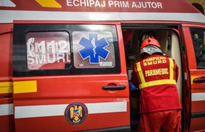 Tânăr de 27 de ani, bătut crunt de prieteni: „Nu poate să mănânce, tot ceea ce mănâncă este pisat”