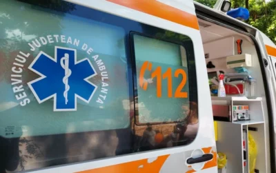 Tragedie pe DN 24 C! Autocar cu 17 persoane și un autoturism implicate într-un accident cumplit – 3 morți și zeci de victime!