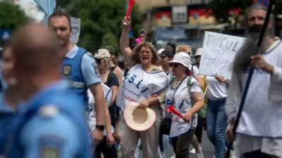 Mii de profesori au blocat Capitala! Marș de amploare spre Cotroceni, Nicușor Dan îi cheamă la discuții