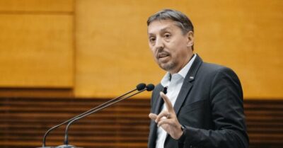 ȘOC în Educație: Profesorii amenință cu GREVĂ masivă înainte de începerea anului școlar 2025! Guvernul NU cedează!
