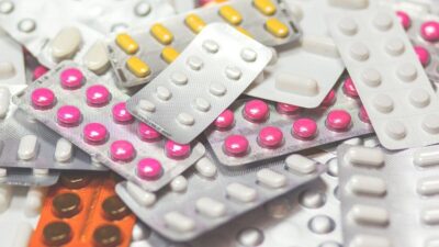 Șoc! 35 de medicamente ESENȚIALE devin GRATUITE în România – Românii nu vor mai plăti niciun leu!