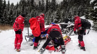 Șoc la munte! Turiști în pericol din cauza vremii extreme – Află sfaturile salvamontiștilor care îți pot salva viața!