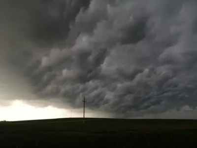 Vine prăpădul peste România! ANM a emis alertă de vânt cu 120 km/h. Lista județelor vizate.