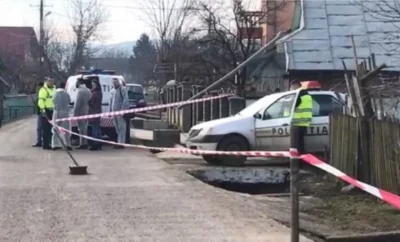 Înfiorător! Orbit de gelozie, un bătrân de 75 de ani și-a înjunghiat soția pe ulița satului!