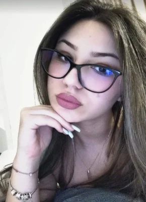 Denisa, o tânără de doar 19 ani, a murit după ce a fost luată de un șofer la ocazie