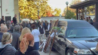 Ștefania Szabo a fost condusă pe ultimul drum. Detaliul dureros care a apărut lângă sicriu