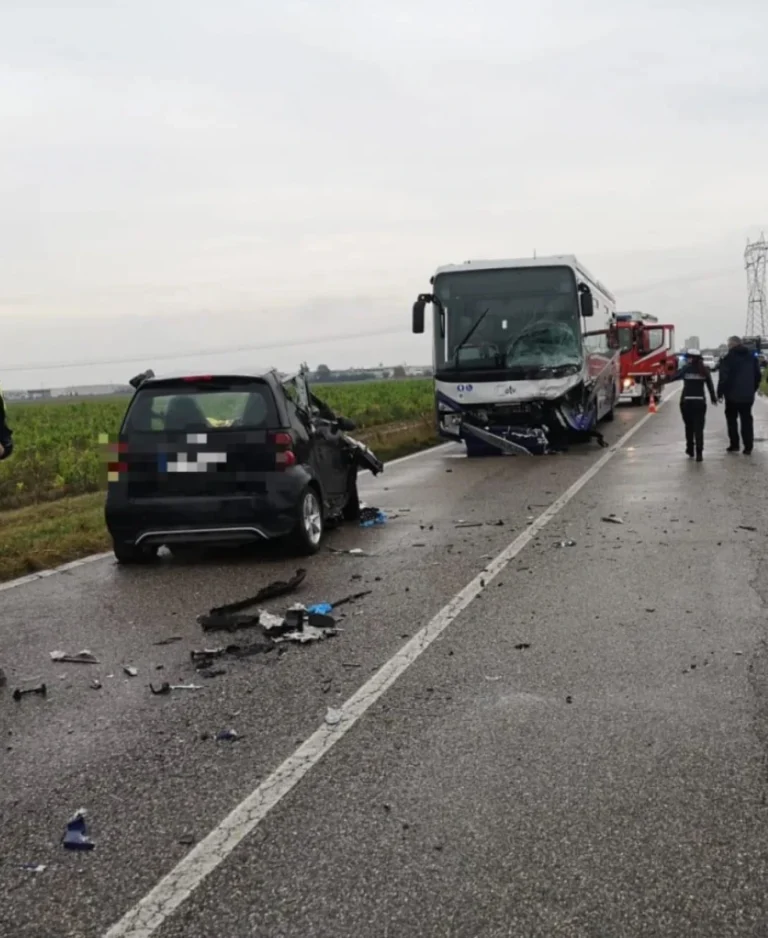 Mariana a murit după ce a intrat cu mașina într-un autobuz plin cu elevi. Partenerul ei, sosit la locul tragediei: „Mariana a fost mereu prudentă la volan, nu înțeleg ce s-ar fi putut întâmpla”