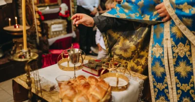 CÂND SE LASĂ SEC pentru POSTUL CRĂCIUNULUI. Tot ce TREBUIE să știi în acest an ca să întâmpini SĂRBĂTOAREA cum se cuvine!