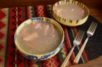 Greșeala banală care îți strică piftia. Când trebuie să pui sarea, de fapt, ca să se închege perfect