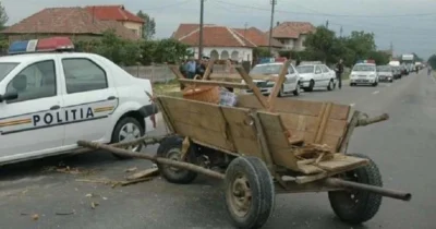 Greșeala uriașă făcută de o șoferiță din Satu Mare. A lovit o căruță în plin, ce făcea în timp ce&hellip;