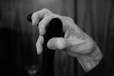 Lovitură cruntă pentru pensionari! Pierd 535 de lei lunar, e oficial. Ce se întâmplă cu banii de la 1 ianuarie