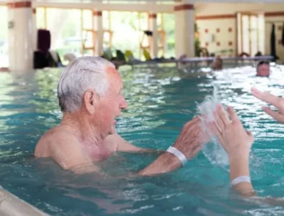 Veste uriașă pentru pensionari și angajați! Primesc sejur complet gratuit. Regula strictă pe care mulți o ignoră!