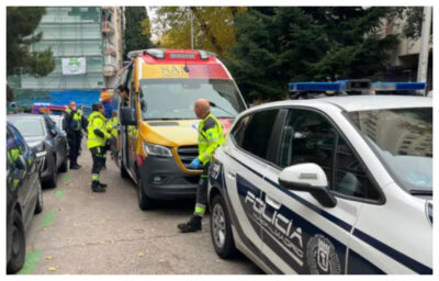 S-a aruncat cu gemenii în brațe de la etajul 10! Ce s-a întâmplat cu micuții e un miracol. Detaliul sfâșietor