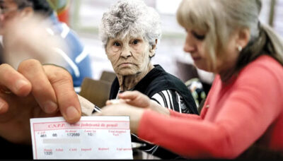 Bani în plus pentru acești pensionari, fără niciun act! Suma intră automat, cine sunt românii vizați