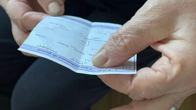 Lovitură cruntă după 41 de ani de muncă! I-au tăiat 1.000 de lei din pensie. Motivul e halucinant