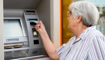 Bani în plus la pensie pentru acești români! Primesc 2.163 lei direct pe card, fără cerere. Anunțul zilei