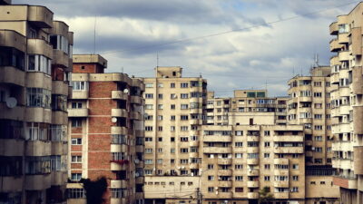 Lovitură totală la întreținere! Câți lei trebuie să scoți din buzunar în 2026 pentru un apartament cu 2 camere