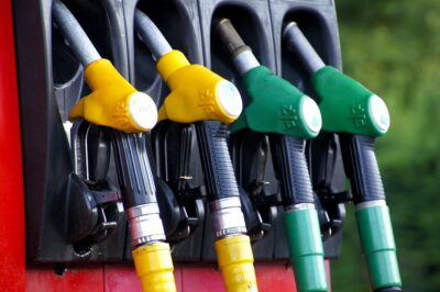 Prăpăd la benzinării! Motorina atinge pragul istoric de 10 lei. Cât a ajuns să coste plinul acum, e revoltător