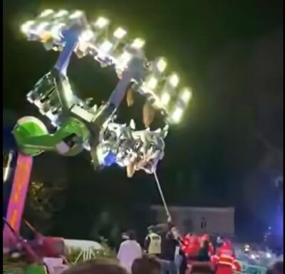 Clipe de groază pentru 14 tineri suspendați cu capul în jos într-un carusel! Ce au pățit după 40 de minute de calvar