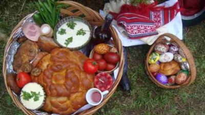 Ce trebuie să pui în portofel de Paștele Blajinilor pentru noroc la bani. Obiectul care îți aduce belșug tot anul!